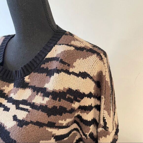 Philosophy
Sweater Camo 2XL Women’s NWT - Picture 3 of 8